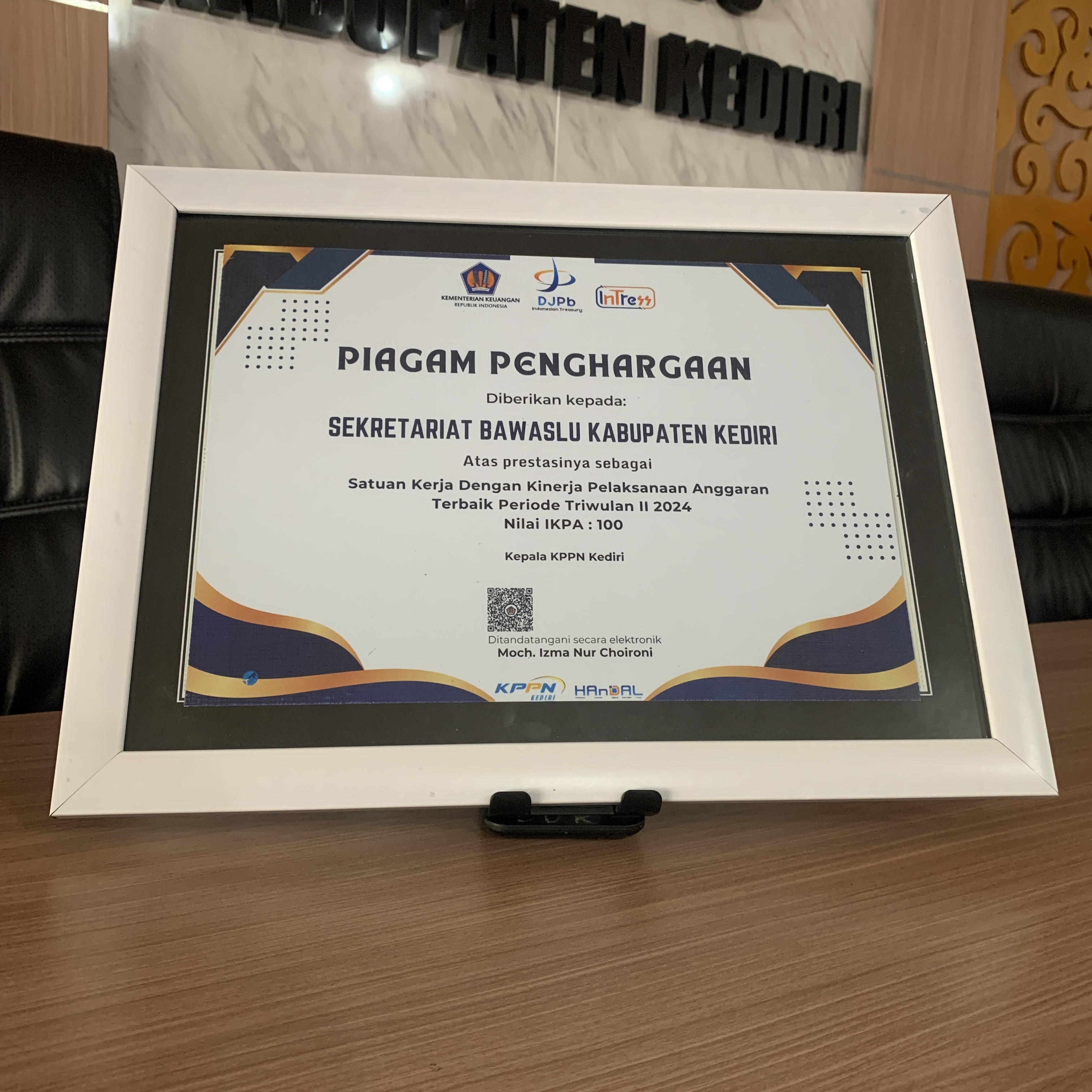 Piagam Penghargaan 